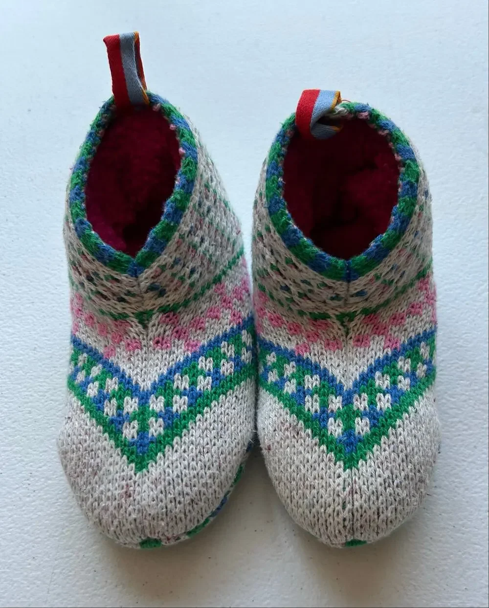 Bombas Gripper Slippers Kids Sz 8-10 Nonslip Bottoms Nordic Sweater Faux Sherpa